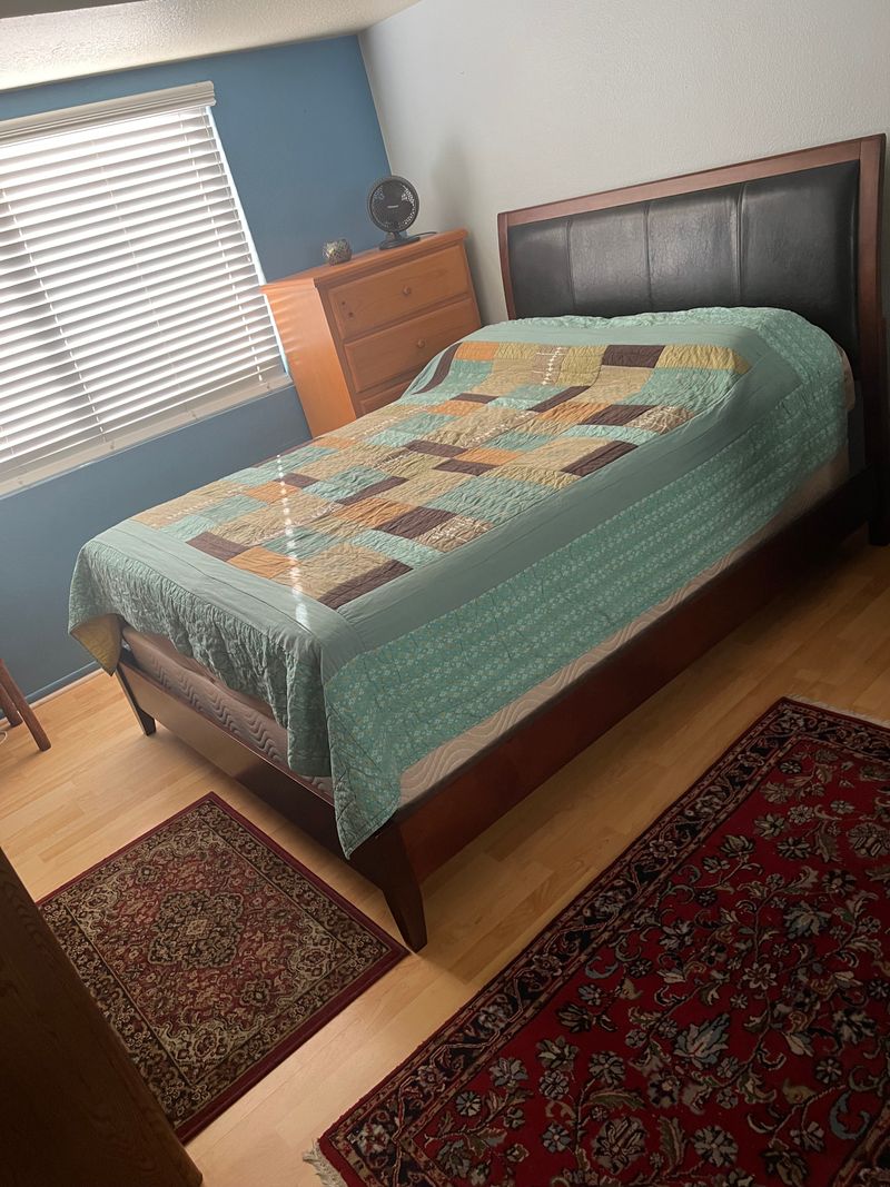 roommates in Calabasas Private Room in 3Bed.2.5Bath - cirtru.com