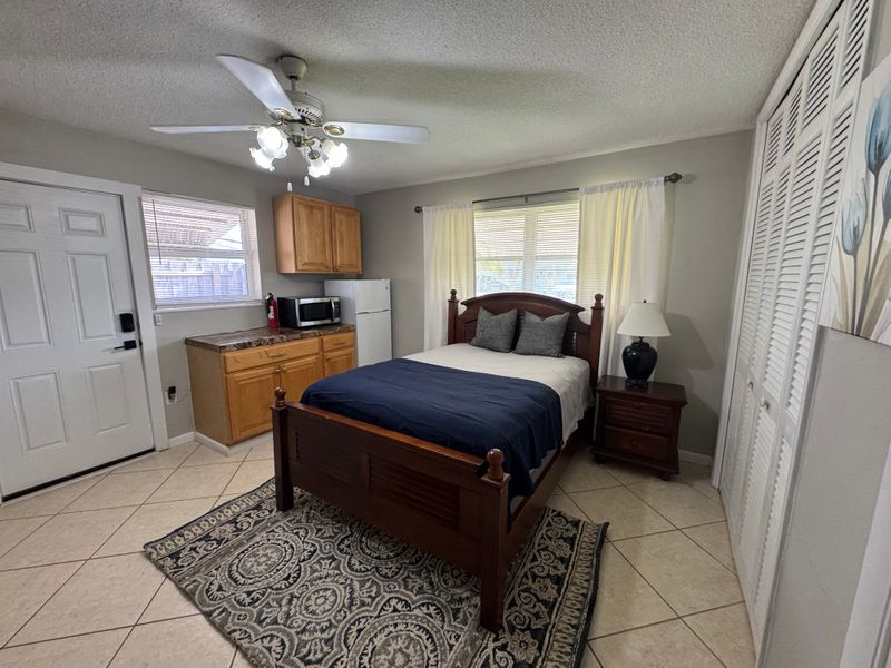 roommates in Pembroke Pines Private Room in 1Bed.1Bath - cirtru.com