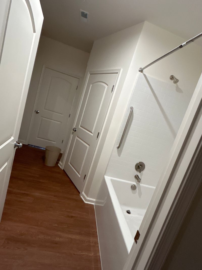 roommates in Charles Town Private Room in 2Bed.2Bath - cirtru.com