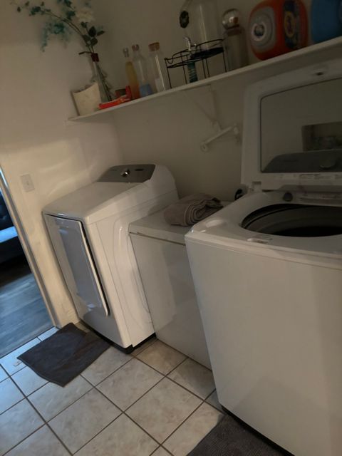 roommates in Las Vegas Private Room in 5Bed.2.5Bath - cirtru.com