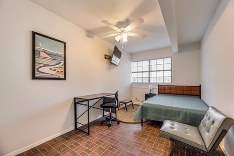roommates in Undisclosed, Dallas, TX 75224 Peaceful Dallas Ranch Retreat  Mid-Century Charm • Thoughtfully Renovated •   9min to Downtown Dallas Super Host (id. 6761) - cirtru.com