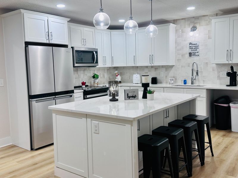 roommates in Undisclosed, Jacksonville, FL 32246 Award Winning HOSTHome Near Southside, Atlantic Blvd, Beach Blvd and Mins From St. John Town Center (id. 21264) - cirtru.com