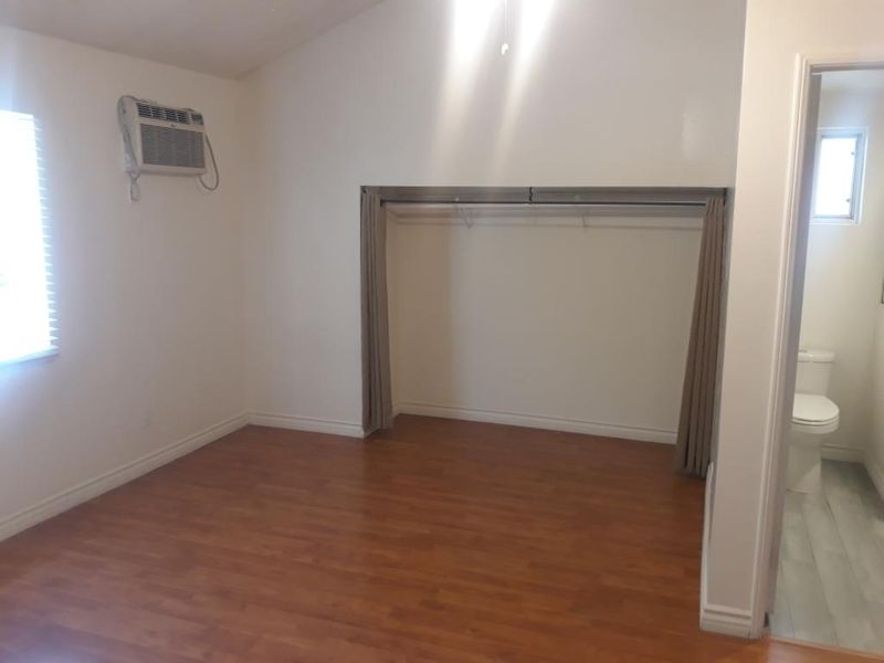 roommates in Reseda Private Room in 2Bed.2Bath - cirtru.com