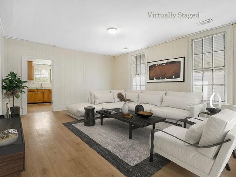 Live in Macon in this great house near Mercer University (id. 30136)