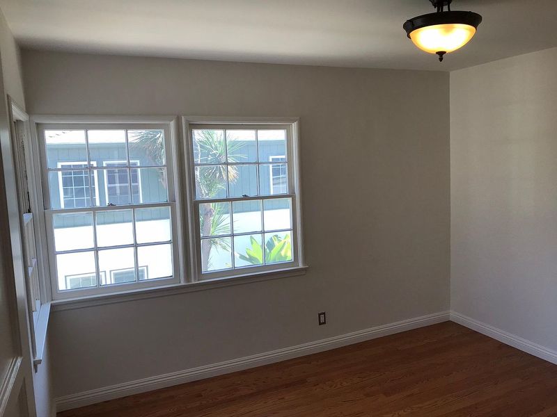 Private Room in Santa Monica Apt