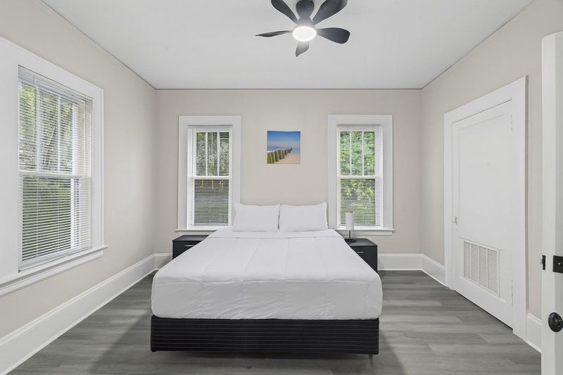 Newly Renovated Jacksonville Home  |  Private Fridge, Dedicated Workspace & Cold AC  |  No Move-In Fees  |  Brentwood (id. 16600)