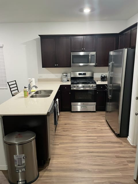 Home near Tesla Gigafactory and Airport (id. 18314)