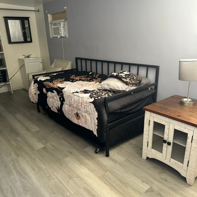 roommates in Riverside Room4Bed.2Bath - cirtru.com