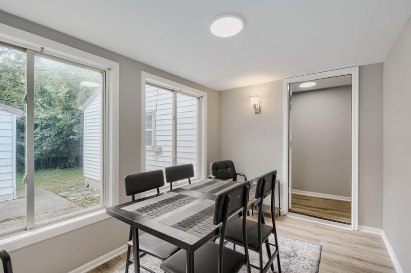 Newly Renovated Sauk Village Rooms | All Utilities Included  | Fast WiFi | Furnished Rooms  | FREE Washer & Dryer | Move-In Ready (id. 34429)