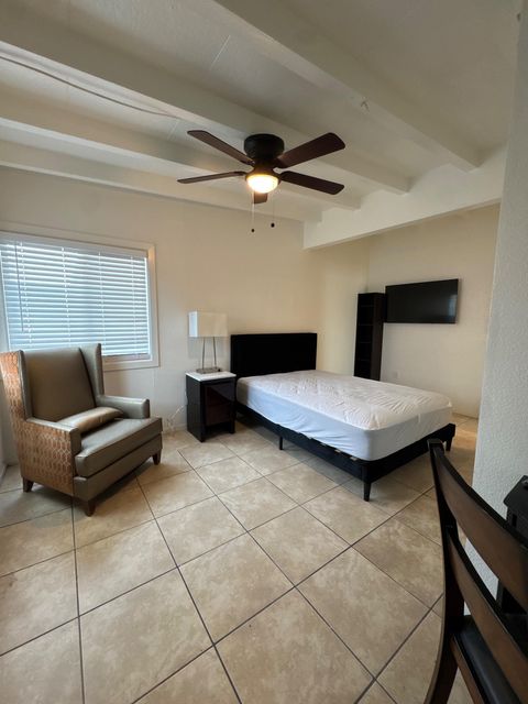 Live in North Las Vegas (id. 30573)