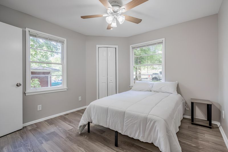 Grocery Stores Nearby—Convenience at Your Doorstep! (id. 8188)