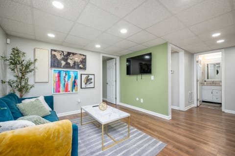 Entire Place 2Bed.1Bath