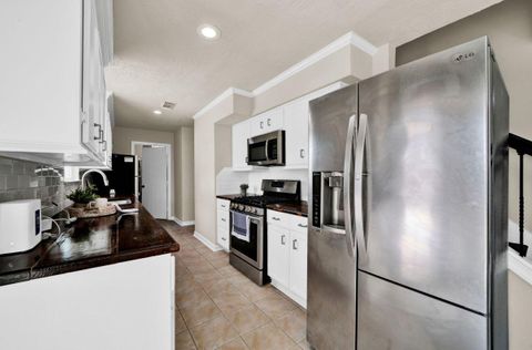 Co‑Living South Belt/Ellington  | Furnitured Private Room, Backyard, Laundry & Wi‑Fi! (id. 14328)