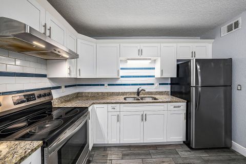 roommates in Undisclosed, Tampa, FL 33619 Newly-renovated & cozy Tampa Duplex / Multiplex with Workspace (id. 9150) - cirtru.com