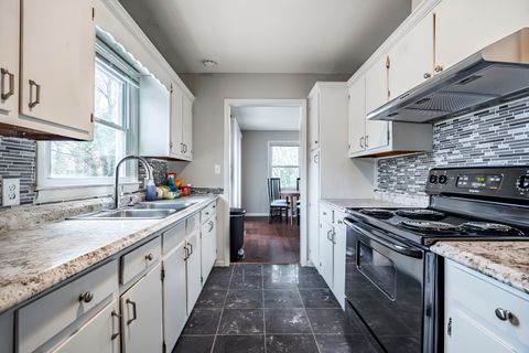 NEW LISTING  Beautiful Jonesboro Home  Enjoy the sunshine through the HUGE windows! Spacious Bedrooms! Upgraded Finishes! Don’t miss out! (id. 6637)