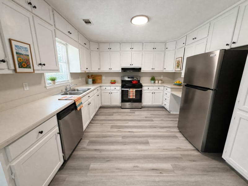 roommates in Undisclosed, Conyers, GA 30094 Newly renovated rooms for professionals | All utilities + ultra-fast WiFi included | Smart locks, ample parking & more  A home you truly deserve. (id. 39637) - cirtru.com