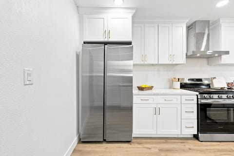 Live in Glassell Park (id. 36572)