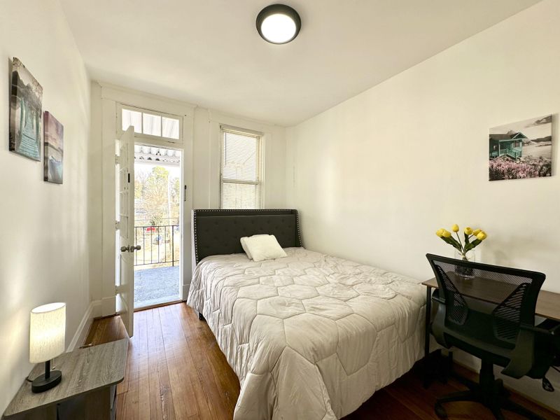 roommates in Undisclosed, Baltimore, MD 21216 Modern Renovated  Nature Views  Quiet Comfortable  Cozy Rooms  Transit Nearby  Peaceful Living  Work-Friendly  Relaxing Atmosphere  Available Now (id. 21483) - cirtru.com