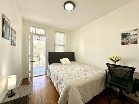 Modern Renovated  Nature Views  Quiet Comfortable  Cozy Rooms  Transit Nearby  Peaceful Living  Work-Friendly  Relaxing Atmosphere  Available Now (id. 21483)