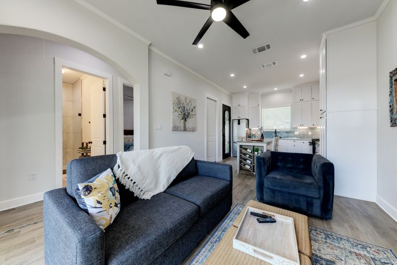 roommates in Spring Branch Entire Place 2Bed.1Bath - cirtru.com