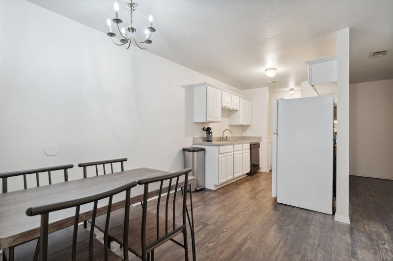 roommates in Undisclosed, Fort Worth, TX 76105 Comfortable Property With low number of members, close to public transportation! (id. 13405) - cirtru.com