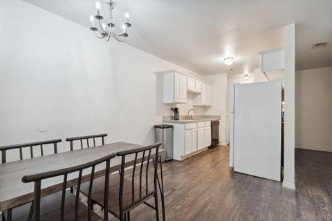Comfortable Property With low number of members, close to public transportation! (id. 13405)
