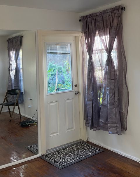 Private Room in 3Bed.1Bath