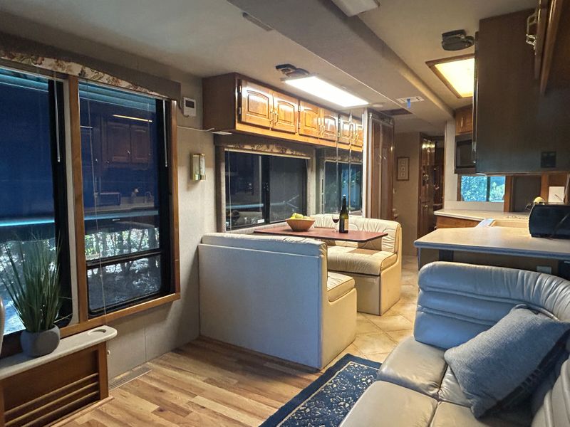 roommates in Elgin Entire Place 1Bed.1Bath - cirtru.com