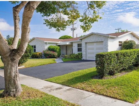 roommates in West Palm Beach Entire Place 3Bed.1Bath - cirtru.com