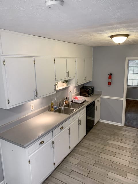 Village Green Home, a 5 mins drive to transit stop Austell Rd & Westbrook Mobile Homes (id. 900)