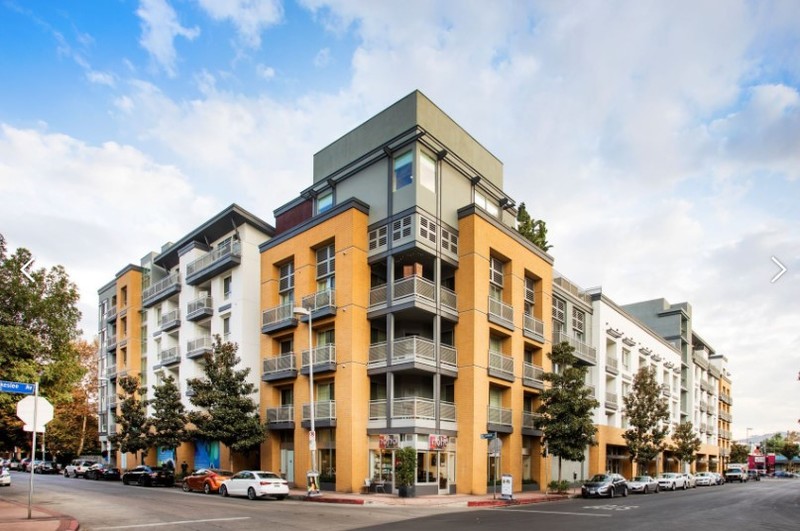 Private Master Bedroom in 2Bed2Bath