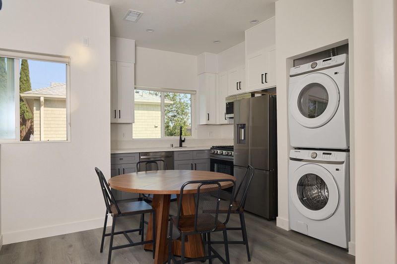 roommates in Undisclosed, Los Angeles, CA 90015 Modern Private Bed and Bath in the heart of LA (id. 32934) - cirtru.com