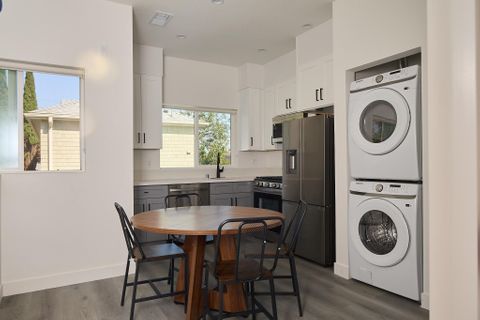 Modern Private Bed and Bath in the heart of LA (id. 32934)