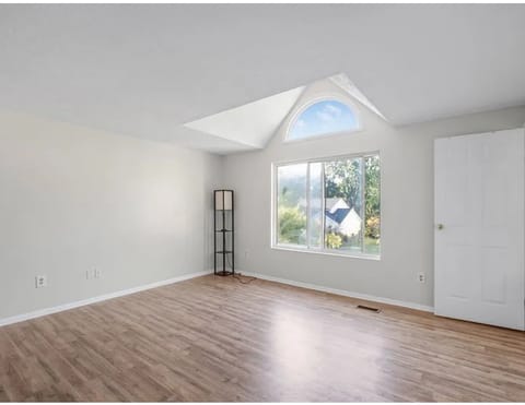 Entire Place 4Bed.3.5Bath