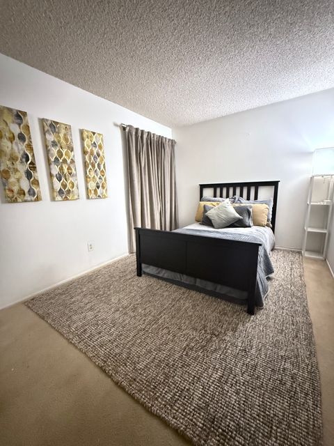 Private Room in 3Bed.2Bath