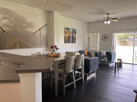 Kissimmee Home, a 15 mins drive to transit stop W Irlo Bronson Mem Hwy & Oren Brown Rd (id. 32832)