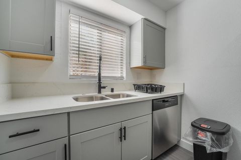 roommates in Undisclosed, Las Vegas, NV 89119 Spacious & comfortable Las Vegas House with Patio or porch (id. 7797) - cirtru.com