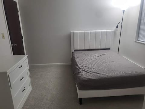 roommates in Portsmouth Private Room in 2Bed.1Bath - cirtru.com