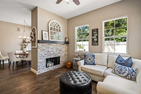 Entire Place 3Bed.2.5Bath