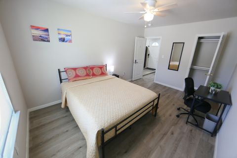 Newly remodeled home with dining area and back yard, close to public transit, easy access to Hwy 288 & medical district (id. 10486)