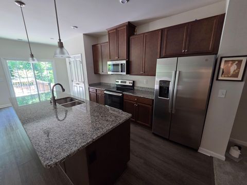 Modern South Durham Home 5 minutes from Downtown - WiFi, Laundry and Cleaning included! (id. 16405)