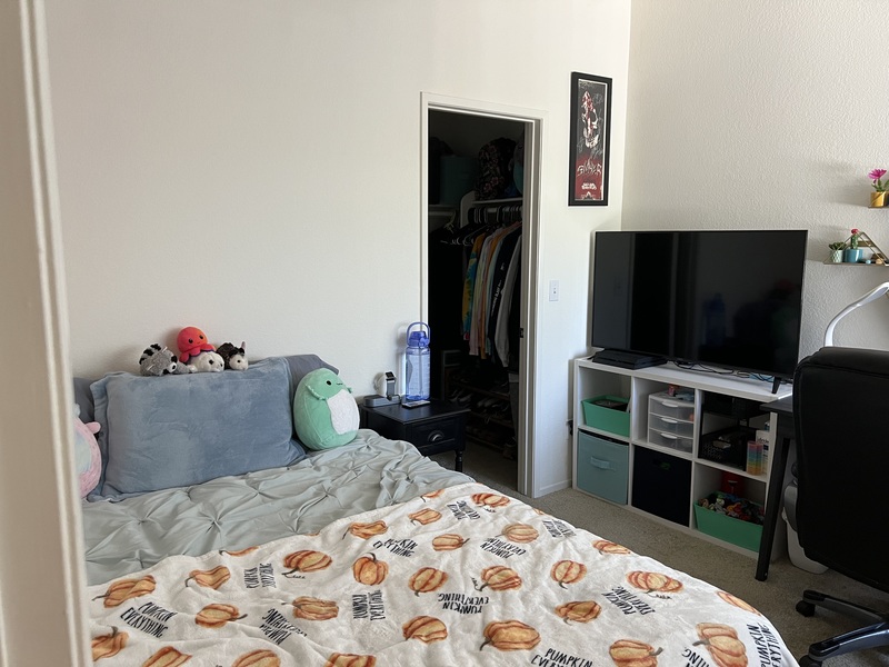 roommates in Thousand Oaks Private Room in 2Bed.2Bath - cirtru.com