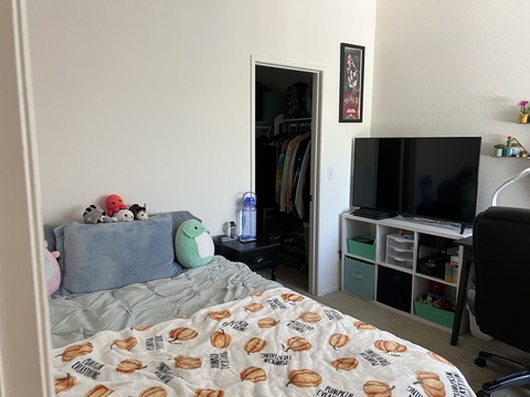 roommates in Thousand Oaks Private Room in 2Bed.2Bath - cirtru.com