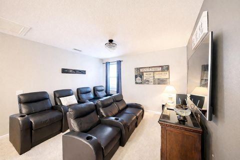 CLEAN CLEAN !  AWESOME PARKING  •   Near Shopping, Restaurants & Walmart  ALL Utilities Included  Smart Lock Entry   Comfortable • Great Padmates (id. 33431)