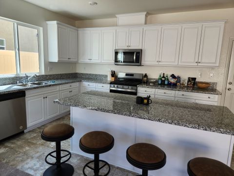 roommates in Riverside Room6Bed.3Bath - cirtru.com