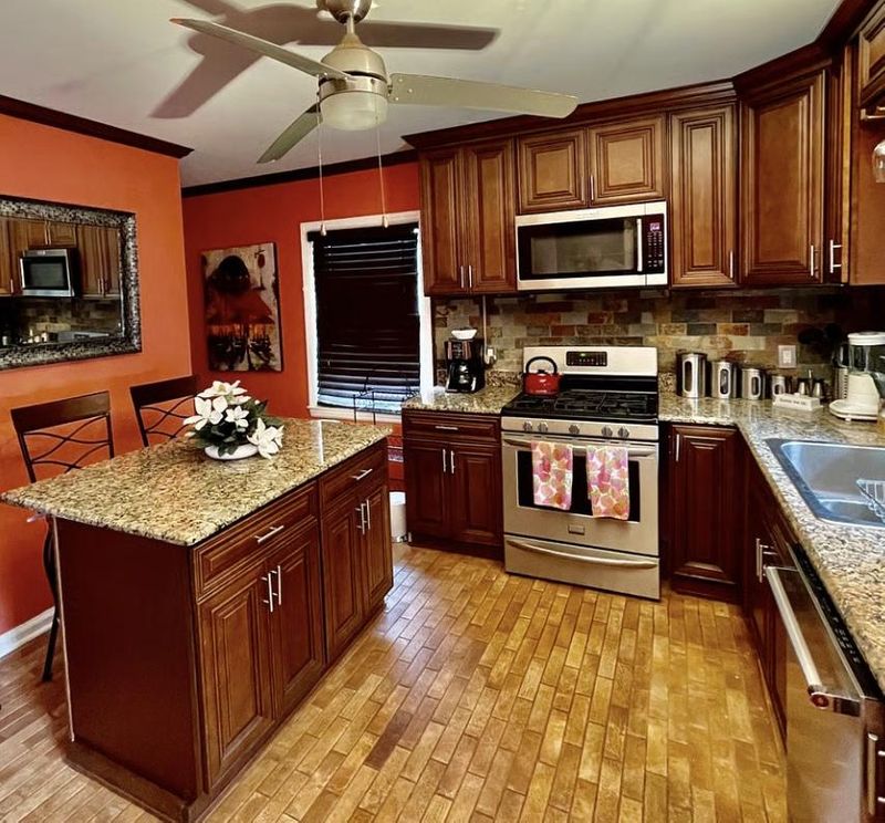 Charming 3BR / 1.5BA Home in the Historic Just Us Neighborhood in Atlanta (id. 22137)