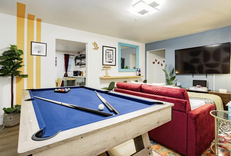 Live in Gateway District (id. 45263)