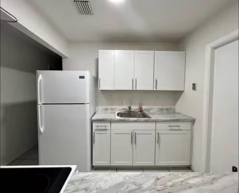 roommates in Undisclosed, Fort Lauderdale, FL 33311 Live in Fort Lauderdale near everything (id. 35605) - cirtru.com