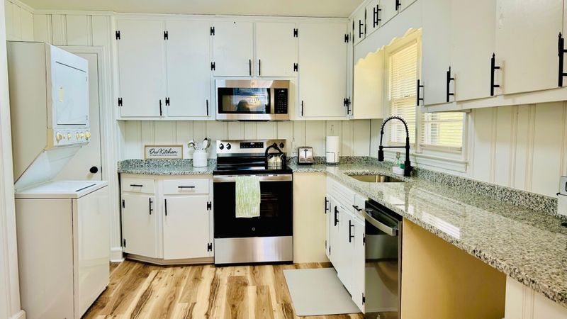 roommates in Undisclosed, Raleigh, NC 27603 Modern & Comfortable Raleigh Home | Furnished | Secure | Free Wi-Fi  | Washer & Dryer  | Full Kitchen  | Quet neighborhood (id. 17179) - cirtru.com