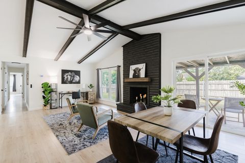 Walk to Methodist Hospital or Chill out at Live Oak Park  Stylish Remodel + Cozy Vibes  #CityLivingCool (id. 9384)